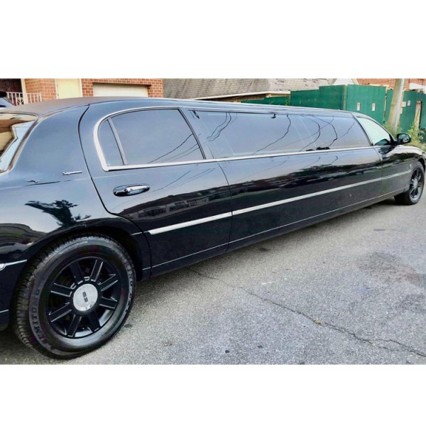 2010 Lincoln Stretch Limo